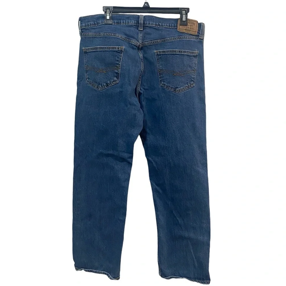Signature Levi’s Strauss Relaxed Men Blue Jeans.